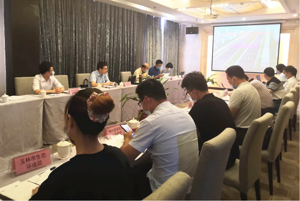 自治區(qū)工程咨詢中心組織召開《G241博白松旺至龍?zhí)懂a(chǎn)業(yè)園改擴建工程（白平產(chǎn)業(yè)園段）可行性研究報告》評估會議