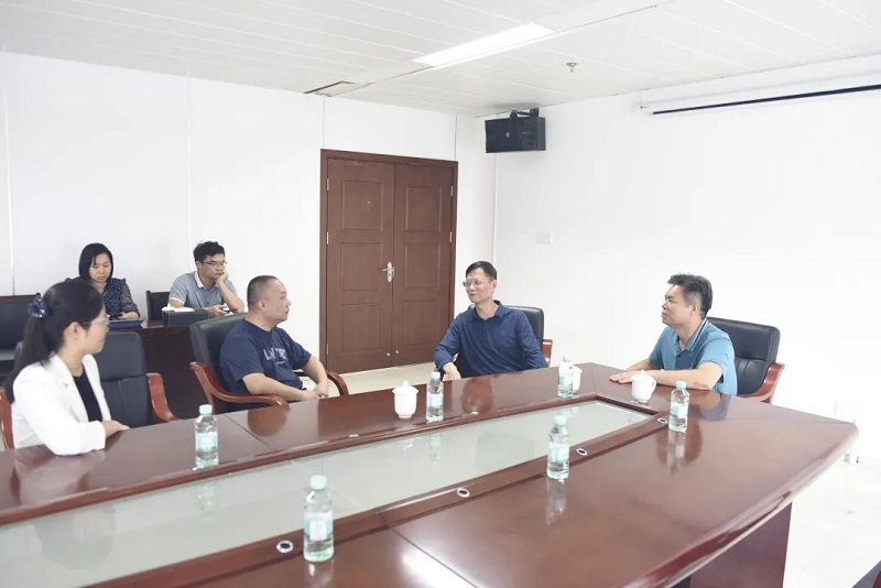 周善雄走訪慰問(wèn)公司困難黨員 